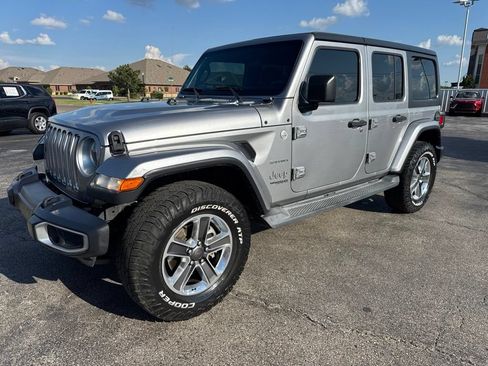 Used 2019 Jeep Wrangler Unlimited Sahara AWD/4WD image 2