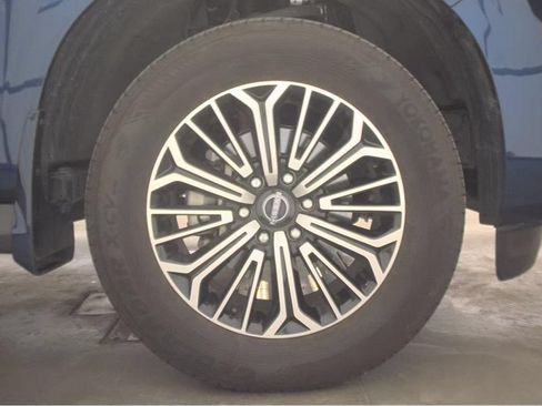 Used 2025 Nissan Armada SL w/ Captain's Chari Seat Package RWD image 6