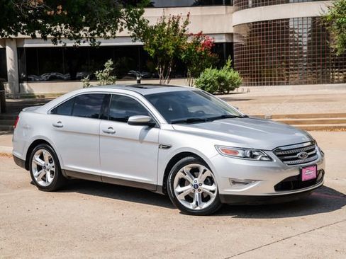 Used 2010 Ford Taurus SHO image 31