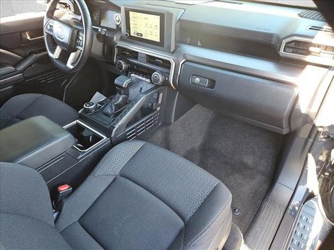 Used 2025 Toyota 4Runner SR5 AWD/4WD image 27