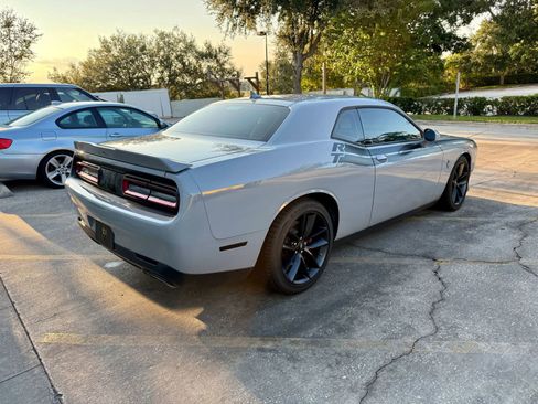 Used 2022 Dodge Challenger R/T w/ Plus Package image 8