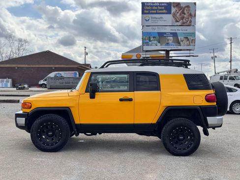 Used 2007 Toyota FJ Cruiser 4WD image 9