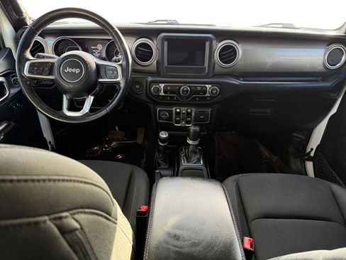 Used 2020 Jeep Wrangler Unlimited Sahara image 13