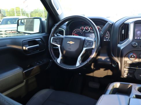 Used 2021 Chevrolet Silverado 1500 LT AWD/4WD image 15