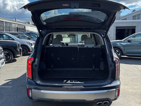 Used 2025 Kia Telluride EX w/ EX Captain's Chair Package AWD/4WD image 21