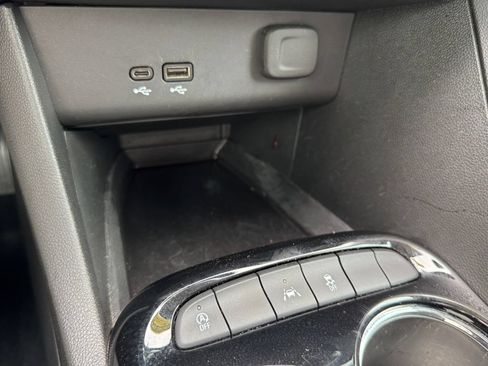 Used 2025 Buick Encore GX Preferred FWD image 28