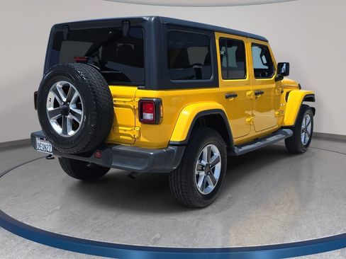 Used 2019 Jeep Wrangler Unlimited Sahara AWD/4WD image 6