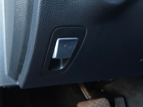 Used 2018 Mercedes-Benz C 300 4MATIC Sedan image 18