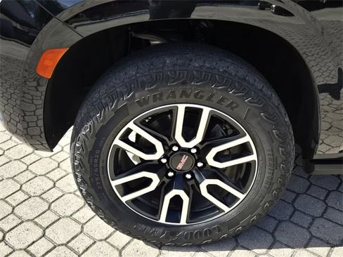 Used 2023 GMC Yukon AT4 w/ AT4 Premium Plus Package image 7
