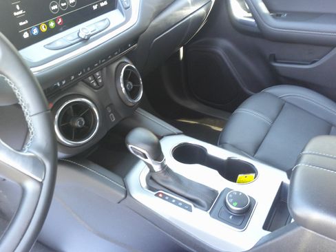 Used 2023 Chevrolet Blazer LT image 18