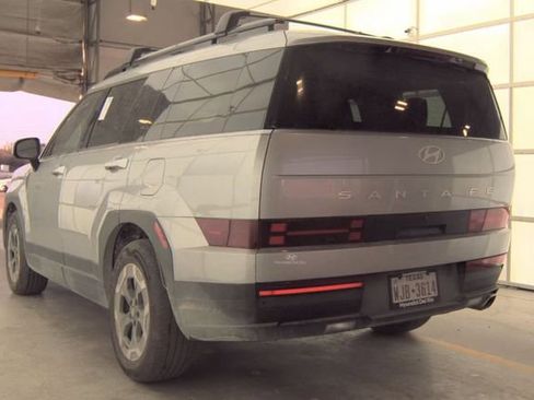 Used 2025 Hyundai Santa Fe SEL image 4