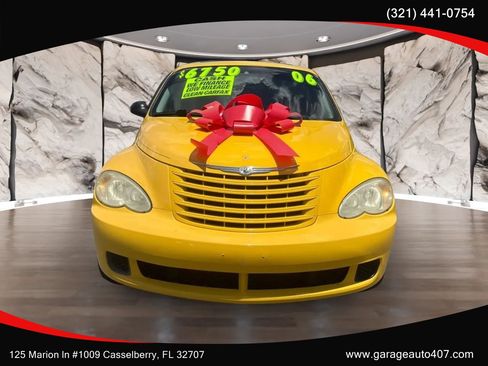 Used 2006 Chrysler PT Cruiser Touring FWD image 2