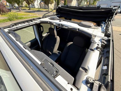 Used 2018 Jeep Wrangler Unlimited Sport S image 15