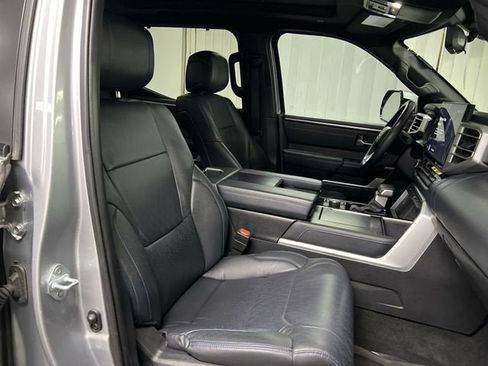 Used 2024 Toyota Tundra Platinum AWD/4WD image 28