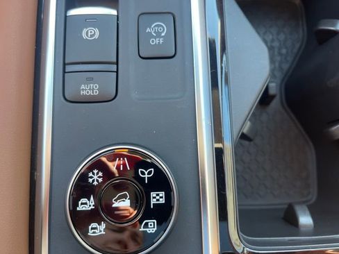 New 2026 Nissan Pathfinder Platinum AWD/4WD image 21