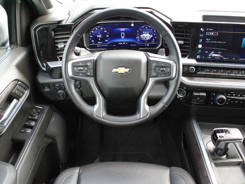 Used 2022 Chevrolet Silverado 1500 LTZ w/ LTZ Premium Package AWD/4WD image 13