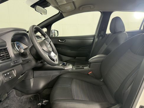 Used 2025 Nissan Leaf S FWD image 14