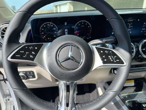 New 2026 Mercedes-Benz GLB 250 image 10