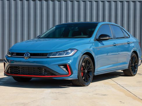 Used 2025 Volkswagen Jetta GLI Autobahn image 4