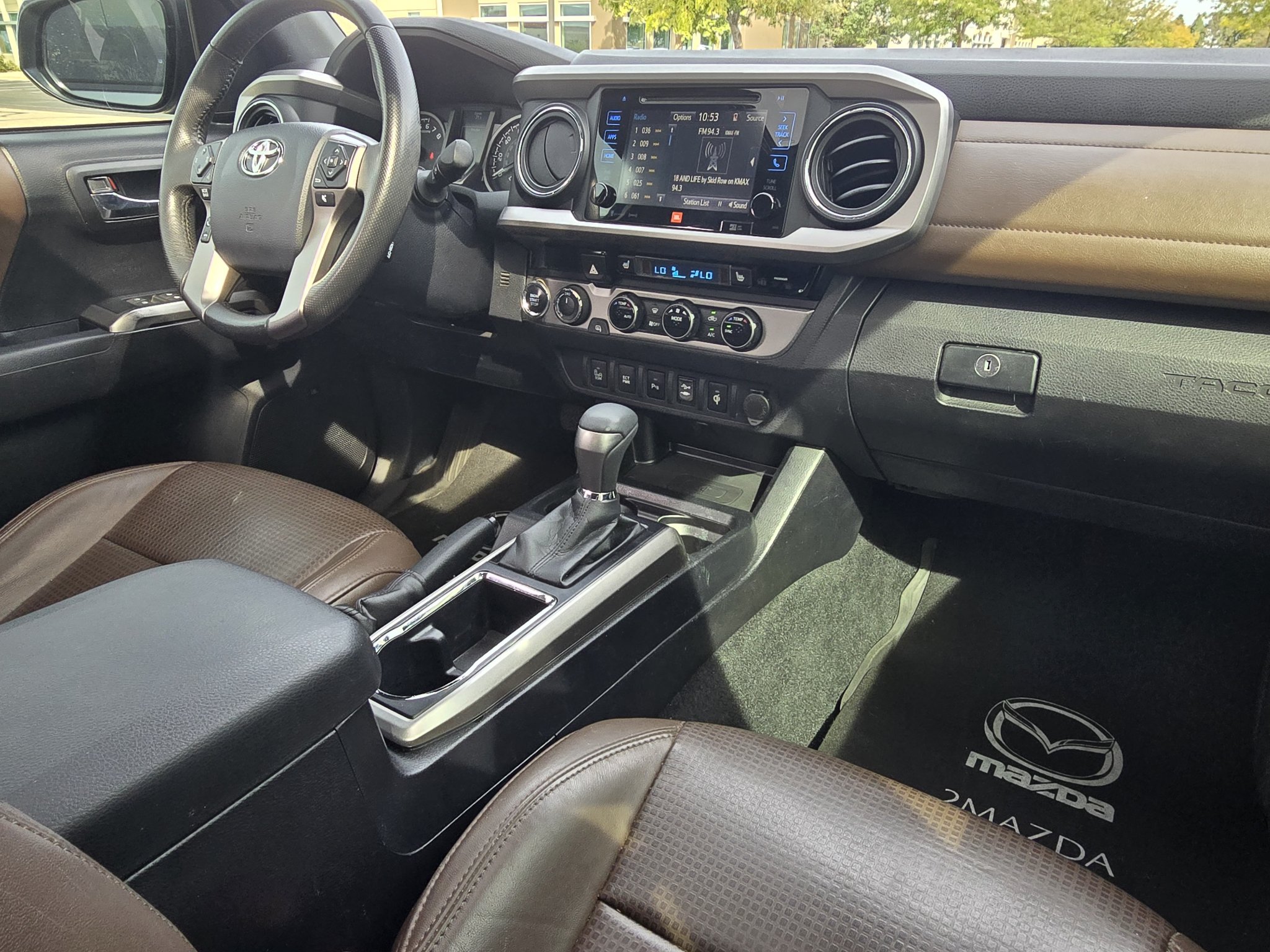 Used 2017 Toyota Tacoma Limited w/ Tow Package AWD/4WD image 28
