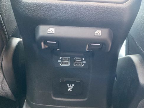 Used 2022 Jeep Wrangler Unlimited Sahara w/ Cold Weather Group AWD/4WD image 26