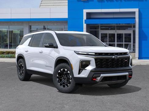 New 2027 Chevrolet Traverse Z71 w/ LPO, Floor Liner Package AWD/4WD image 7
