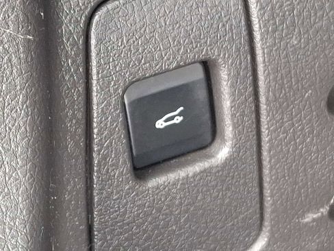 Used 2013 Ford Edge SEL image 28