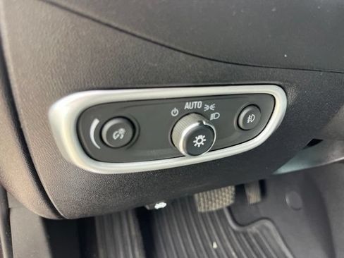 Used 2019 Chevrolet Equinox Premier FWD image 15