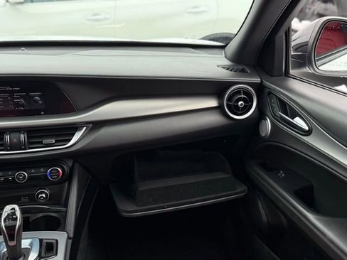 Used 2024 Alfa Romeo Stelvio Veloce image 34