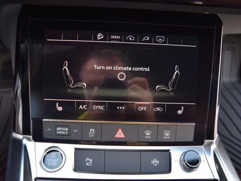 Used 2022 Audi e-tron Premium image 60