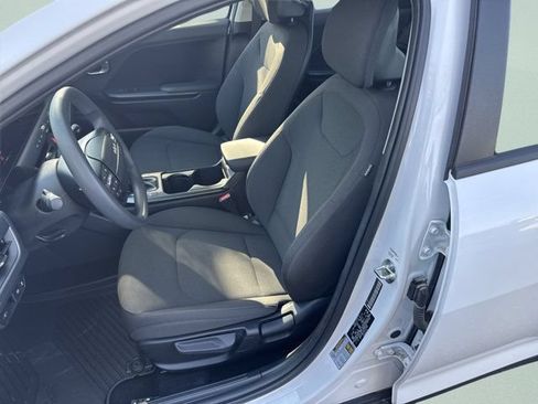 New 2026 Kia K4 FWD image 19