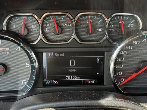 Used 2018 Chevrolet Silverado 1500 LT w/ LT Convenience Package image 10