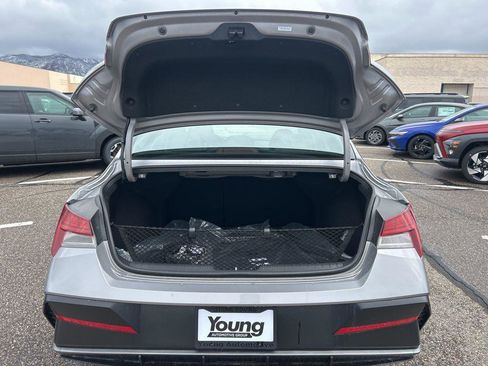 New 2026 Hyundai Elantra Limited image 28