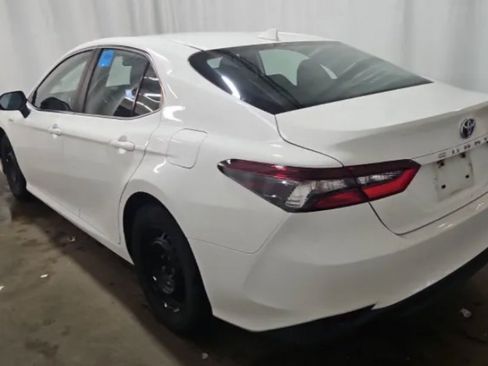 Used 2021 Toyota Camry LE FWD image 2
