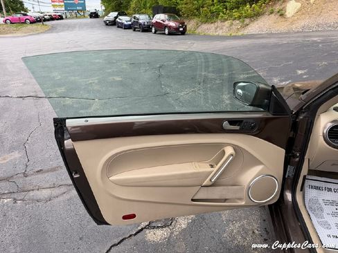 Used 2014 Volkswagen Beetle 1.8T FWD image 6