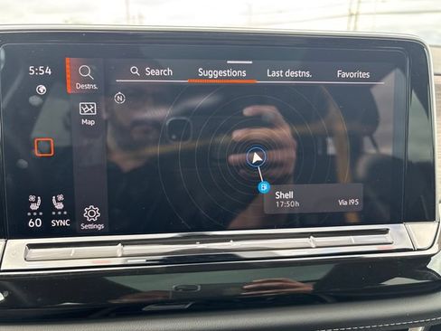 Certified 2025 Volkswagen Atlas SEL Premium R-Line AWD/4WD image 22