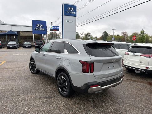 Used 2024 Kia Sorento S w/ Panoramic Sunroof Package AWD/4WD image 2