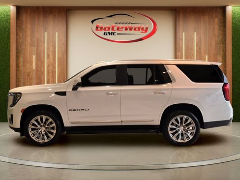 Used 2024 GMC Yukon Denali w/ LPO, Floor Liner Package AWD/4WD image 4