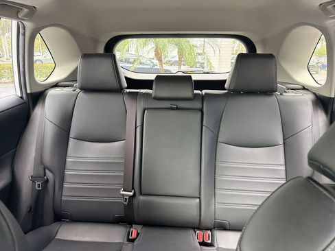 Used 2019 Toyota RAV4 XLE Premium image 14