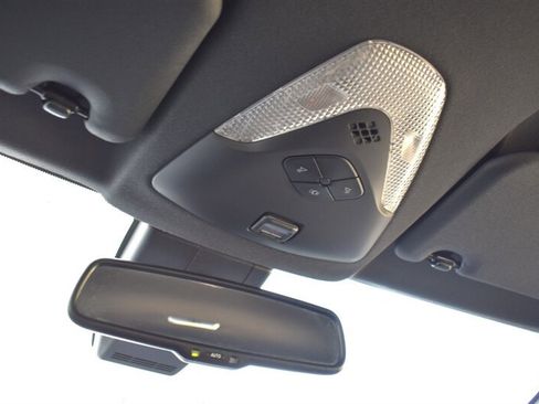 Used 2019 Toyota C-HR XLE FWD image 18