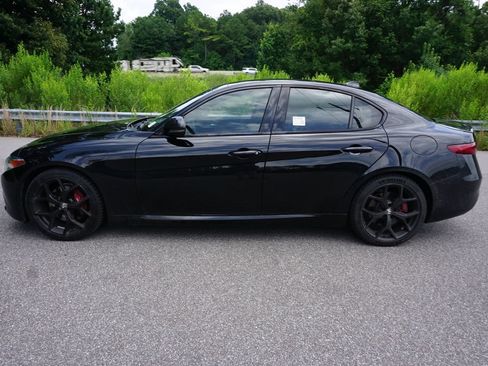 Used 2021 Alfa Romeo Giulia Ti w/ Nero Edizione RWD image 19
