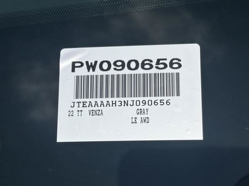 Used 2022 Toyota Venza LE AWD/4WD image 14