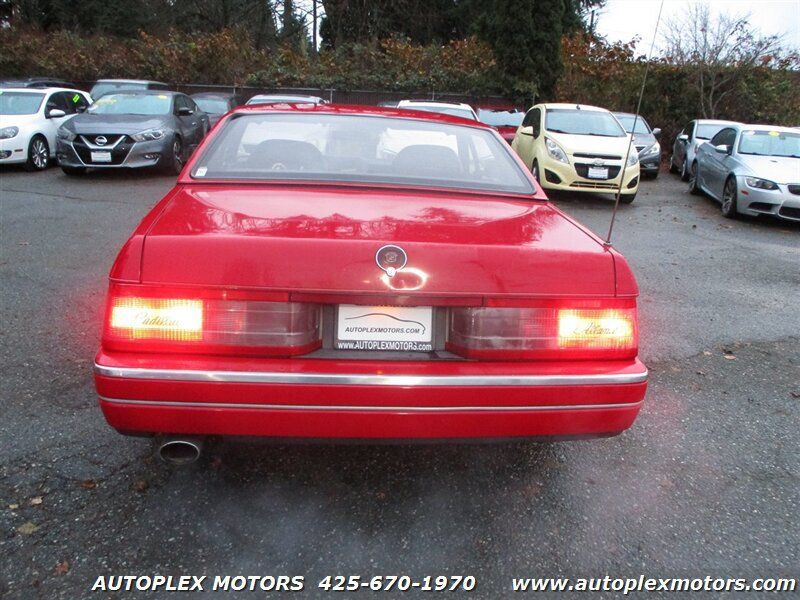 Used 1992 Cadillac Allante FWD image 4