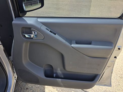 Used 2018 Nissan Frontier SV AWD/4WD image 21