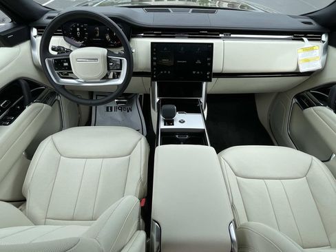 New 2026 Land Rover Range Rover Long Wheelbase SE AWD/4WD image 9