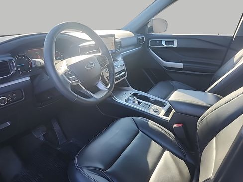 Certified 2023 Ford Explorer XLT w/ Equipment Group 202A AWD/4WD image 16