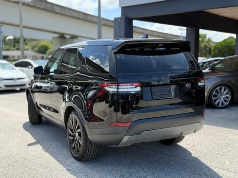 Used 2019 Land Rover Discovery SE image 4