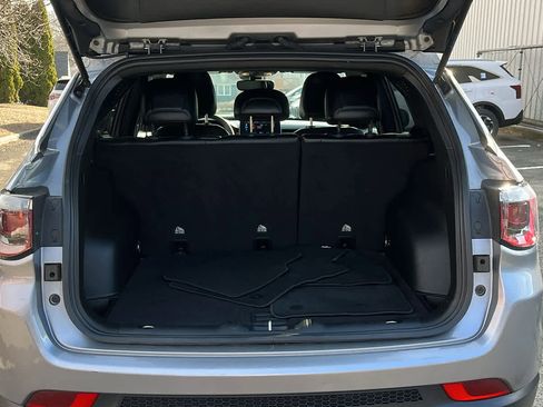 Used 2024 Jeep Compass Latitude image 31