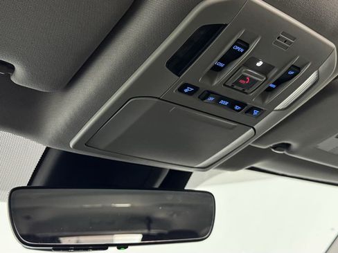 Used 2021 Toyota Highlander XLE FWD image 25