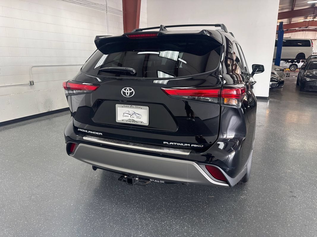 Used 2021 Toyota Highlander Platinum AWD/4WD image 4